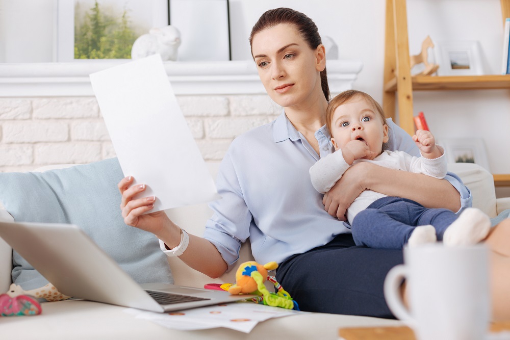 מה התנאים ומגבלות בחזרה לעבודה לאחר חופשת לידה?